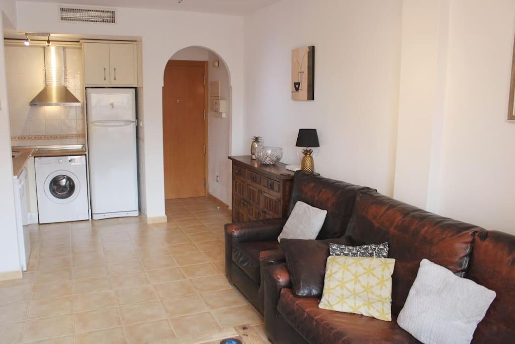 Bright & Airy Sea View Apartment موخاكار المظهر الخارجي الصورة