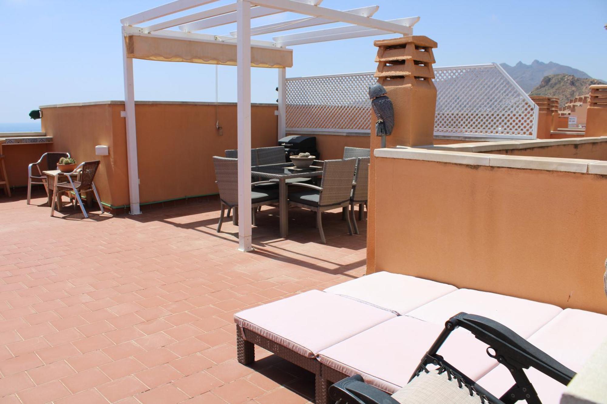Bright & Airy Sea View Apartment موخاكار المظهر الخارجي الصورة